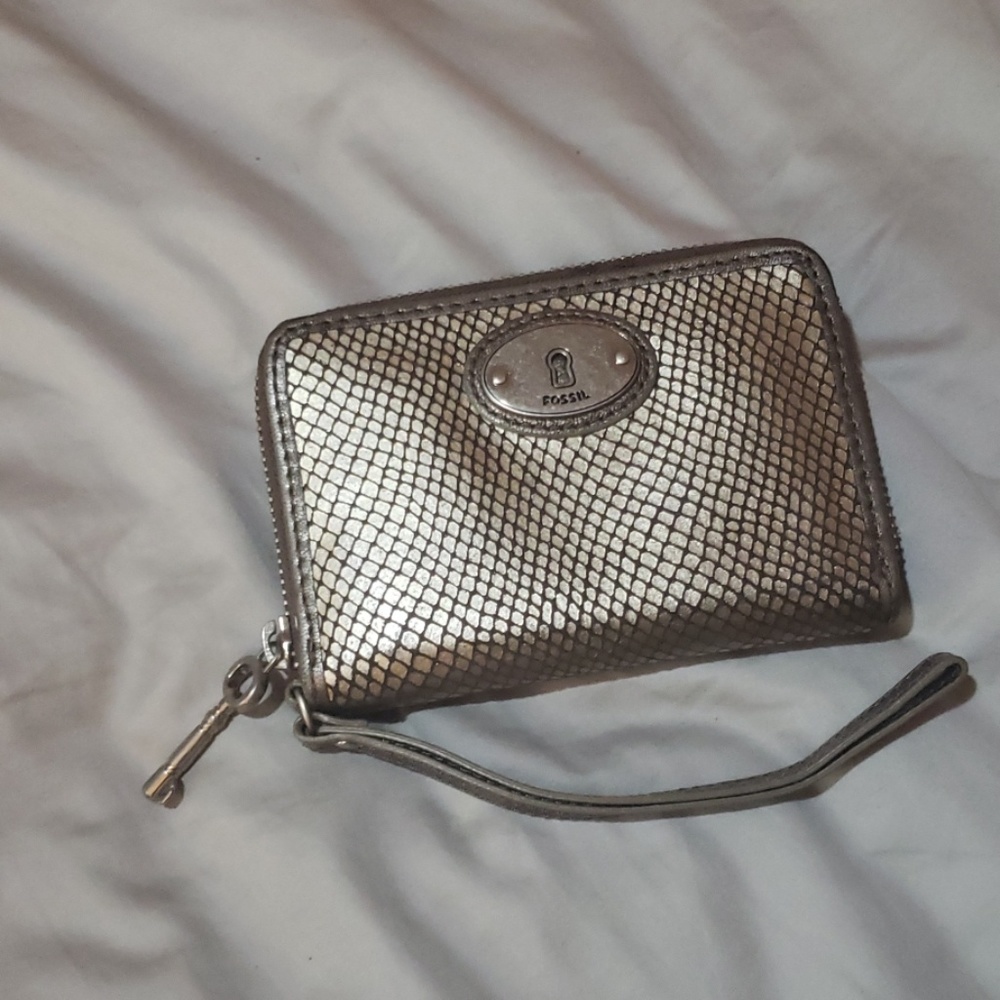 Fossil wristlet